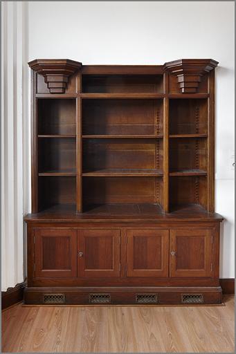 Armoire-bibliothèque, ensemble face.