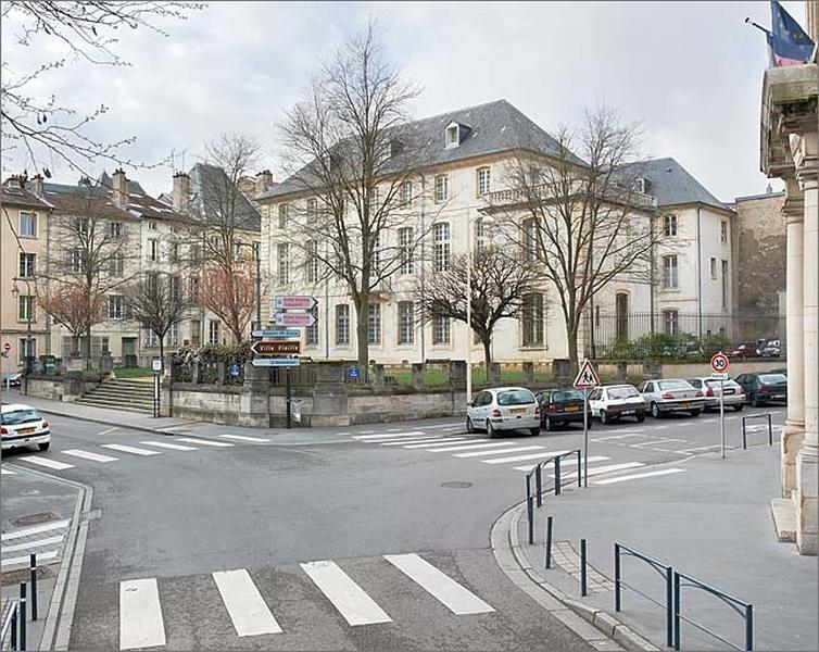 Elévation sur la rue du Haut-Bourgeois et la rue de la Craffe.