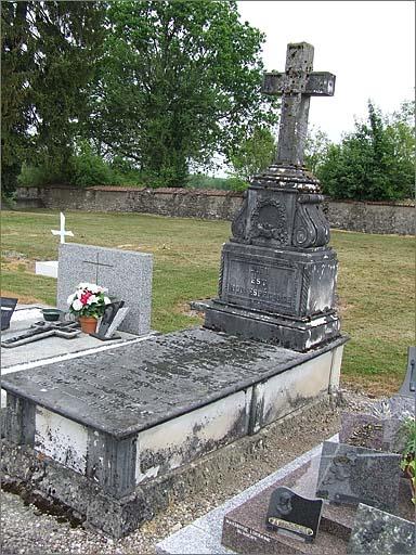 Tombeau (n°35), type 3, ensemble trois quarts droit.