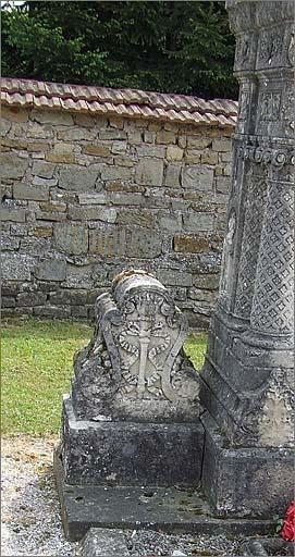 Tombeau (n°47), type 4, détail, ensemble face.