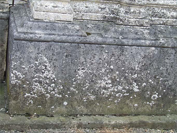 Tombeau (n°56), type 4, signature, ensemble face