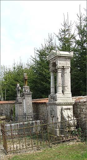 Tombeau (n°54), type 4, ensemble trois quarts droit.