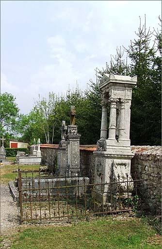 Tombeau (n°54), type 4, ensemble trois quarts droit.