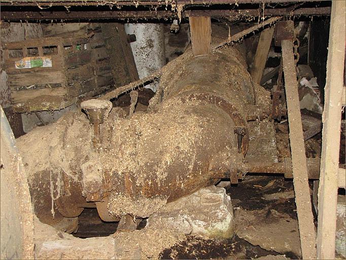 Scierie du Grand-Roué, sous-sol, turbine Négri.