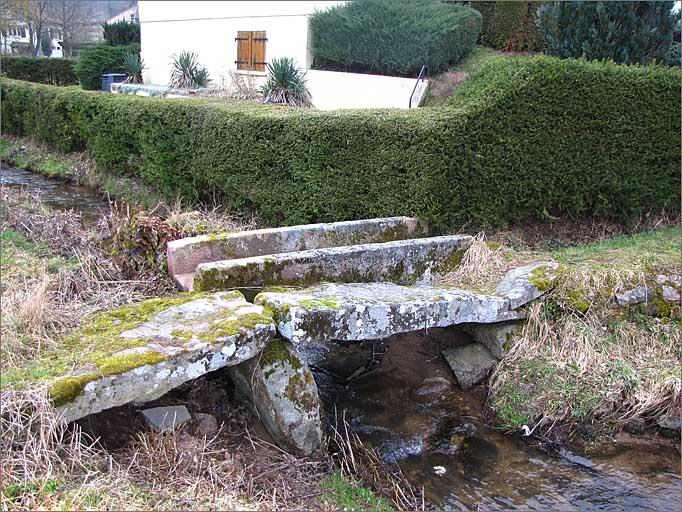 aqueduc d'irrigation.