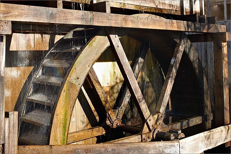 Elévation postérieure des bâtiments, détail de la roue.