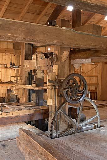 Intérieur de la scierie, haut-fer, détail.
