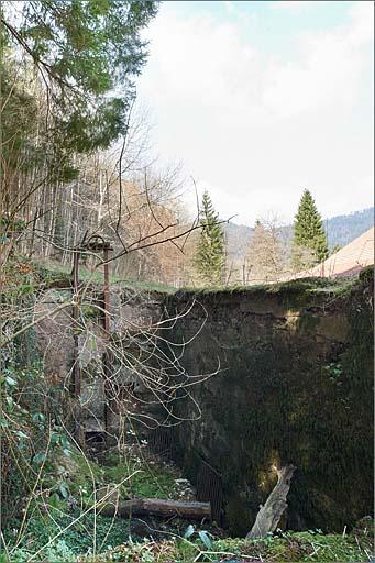 Extrémité du canal d'amenée et prises des conduites forcées.
