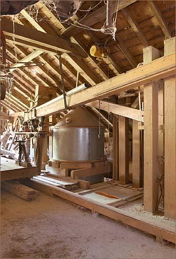 Intérieur de la minoterie, combles, tête du silo.