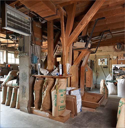 Intérieur de la minoterie, rez-de-chaussée, vue de l'ensachage.