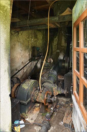 Sous-sol, turbine centrifuge fabriquée par Althoffer à Remiremont et conduite forçée.