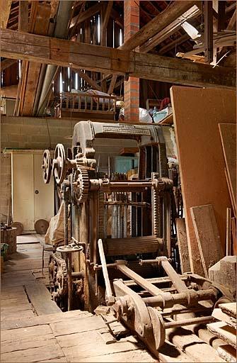 Intérieur de la halle, scie alternative multiple, fabriquée par Gebr.Linck à Oberkirch.