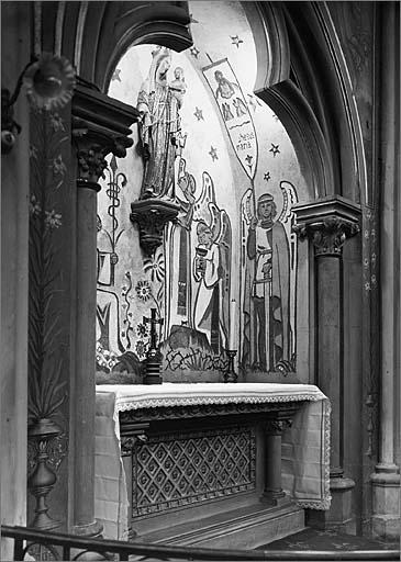 Le choeur avant rénovation : chapelle latérale de la Vierge, trois quarts gauche.