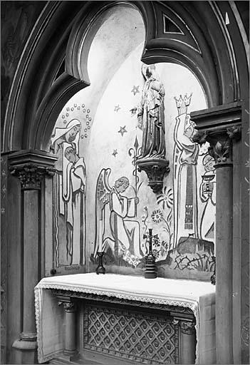 Le choeur avant rénovation : chapelle latérale de la Vierge, trois quarts droit.