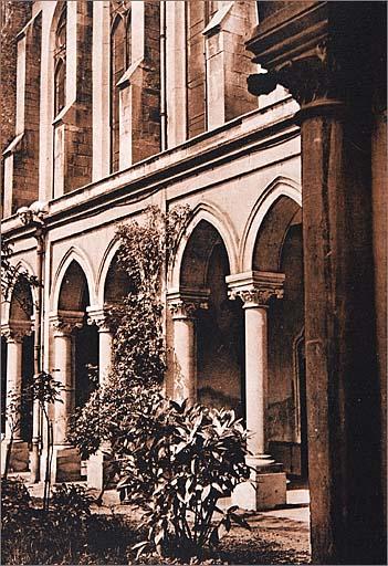 Le cloître (galerie Nord) dans les années 1970.