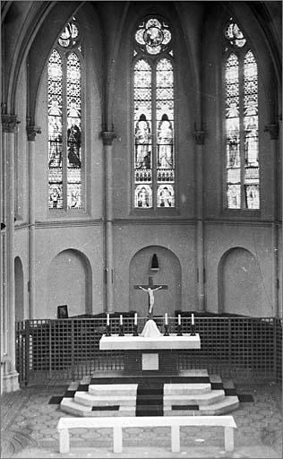 Le choeur après rénovation, dans les années 80.