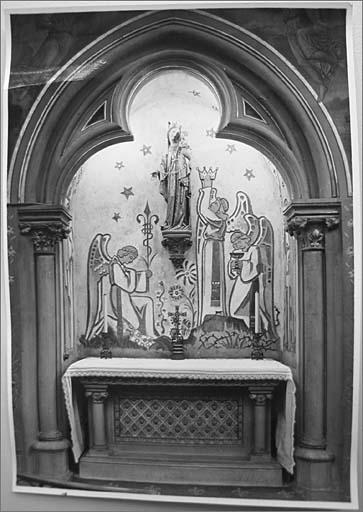 Le choeur avant rénovation : chapelle latérale de la Vierge.