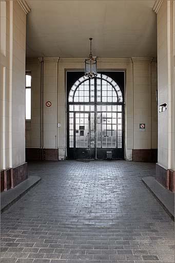 Corps A, vestibule, vers la rue Cyfflé.