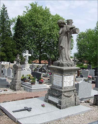 Tombeau à stèle de la famille Mertz-Brevart-Gadel
