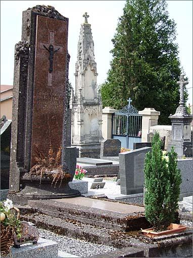 Tombeau à stèle de la famille Cosson
