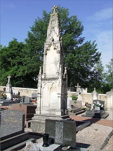 Tombeau (n°50) de type 6, revers, ensemble trois quarts droit.