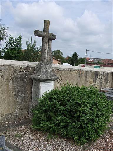 Tombeau (n°58) de type 1, ensemble trois quarts gauche.