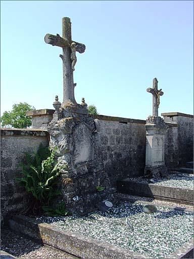 Tombe (n°9), de type 1, ensemble trois quarts gauche.