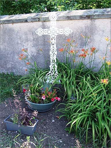 Tombe (n°6), type 3, ensemble trois quarts droit.