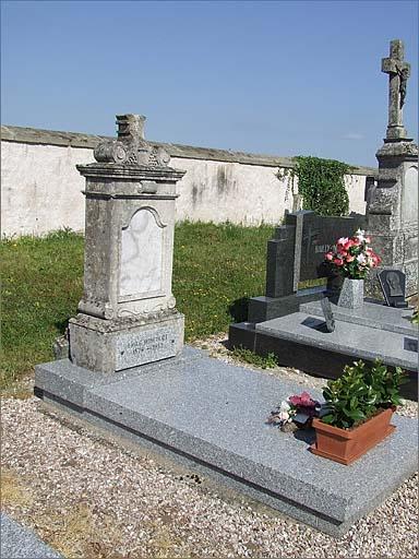 Tombe (n°13), type 1, ensemble trois quarts gauche.