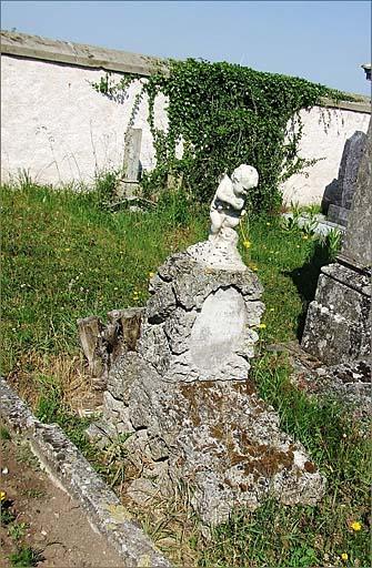 Tombe (n°15), type 1, ensemble trois quarts gauche.