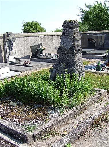 Tombe (n°20), type 1, ensemble trois quarts droit.