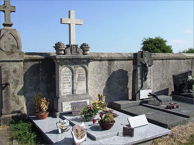 Tombe (n°26), type 1, ensemble trois gauche.