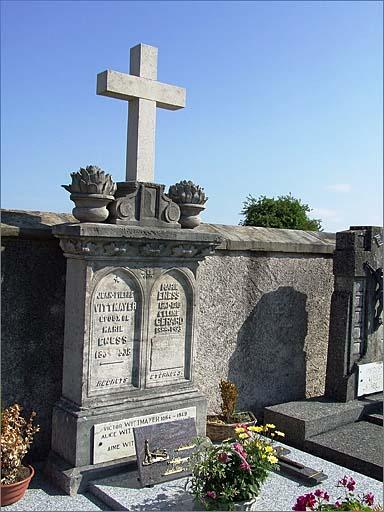 Tombe (n°26), type 1, ensemble trois gauche.