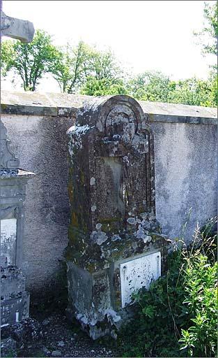 Tombe (n° 24), type 1, ensemble trois quarts gauche.