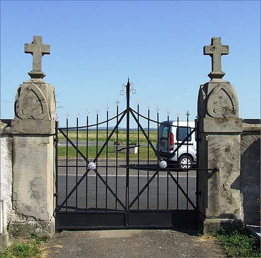 Portail d'entrée, ensemble face.