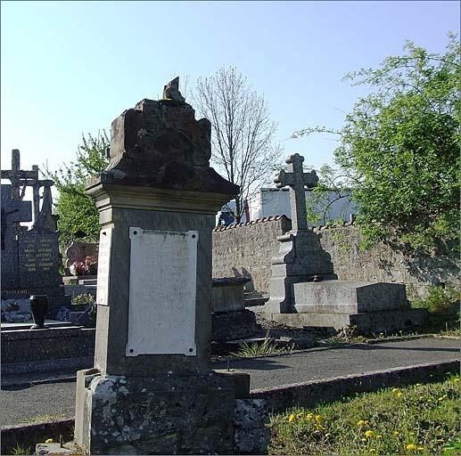 Tombe (n°1), type 1, ensemble trois quarts gauche.