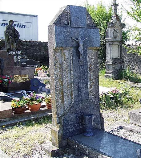 Tombe (n°12), type 4, ensemble trois quarts gauche.
