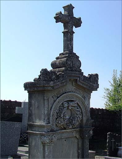 Tombe (n°13), type 2, ensemble trois quarts gauche.