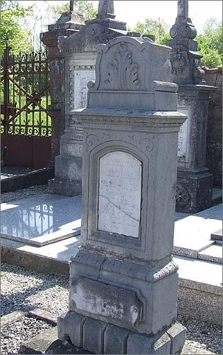 Tombe (n°16), type 1, ensemble trois quarts droit.