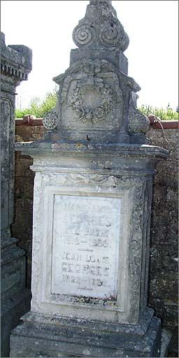 Tombe (n°17), type 1, ensemble face.