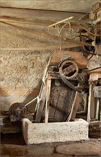 Bâtiment de la féculerie, rez-de-chaussée, râpe et élévateur.