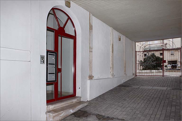Passage couvert, vue partielle vers la cour (côté gauche).