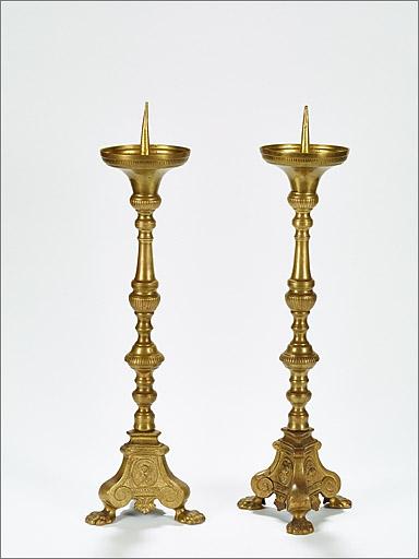 Paire de chandeliers.