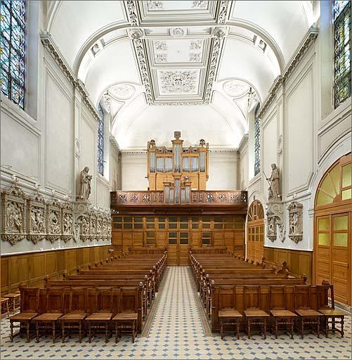 Vue vers l'entrée.
