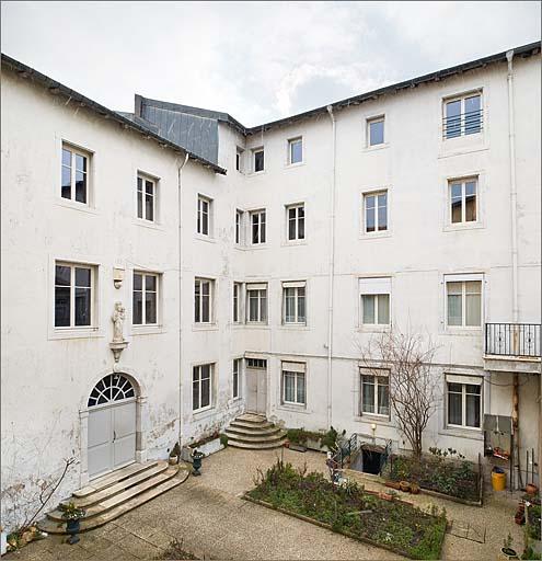 Corps D et C, façades sur la cour 1.