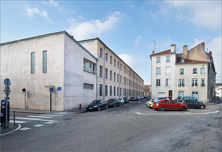 Corps F et G sur la rue du Manège.