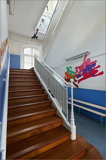 Second corps de bâtiment, escalier 1ère volée.