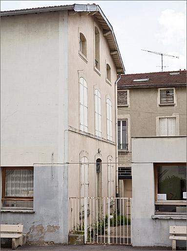 Corps E, façade antérieure, trois quarts gauche.