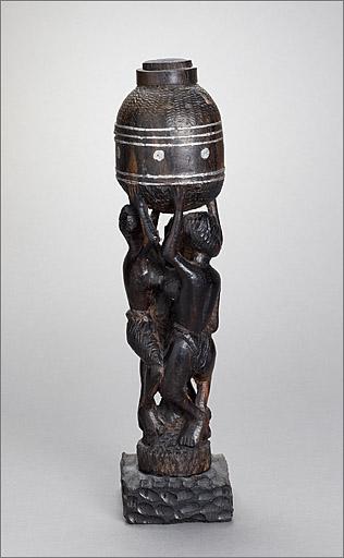 Statuette n° 3, ensemble dos.