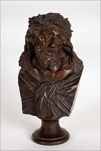Statue n ° 9, ensemble face.